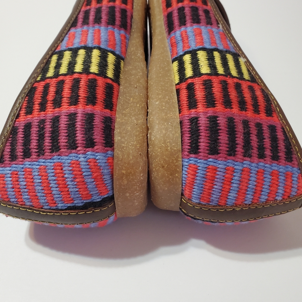BORN Women's Giselle Red Slip On Southwestern Flat Size 7.5 - Picture 8 of 13